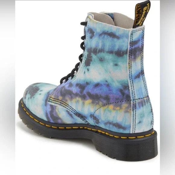 NEW Dr. Martens Boots - Picture 8 of 15